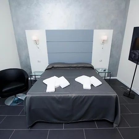 Πανσιόν Grey&white 4*