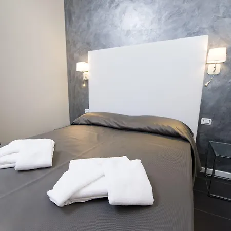 Πανσιόν Grey&white