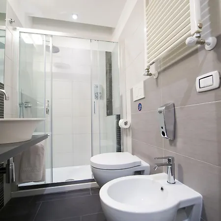 Grey&white 4* Roma