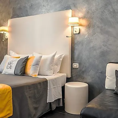 Grey&white 4*