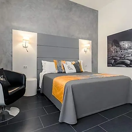 Grey&white 4* Roma