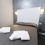 Guest house Grey&White